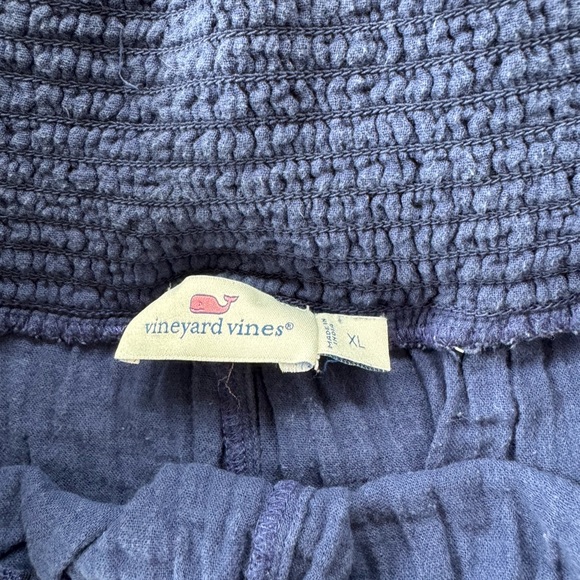 Vineyard Vines pull on navy Shorts - Picture 5 of 5